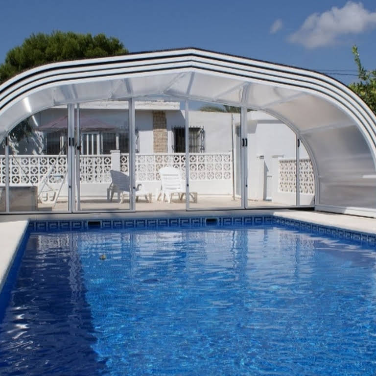 cerramientos de piscina para disfrutar todo el año