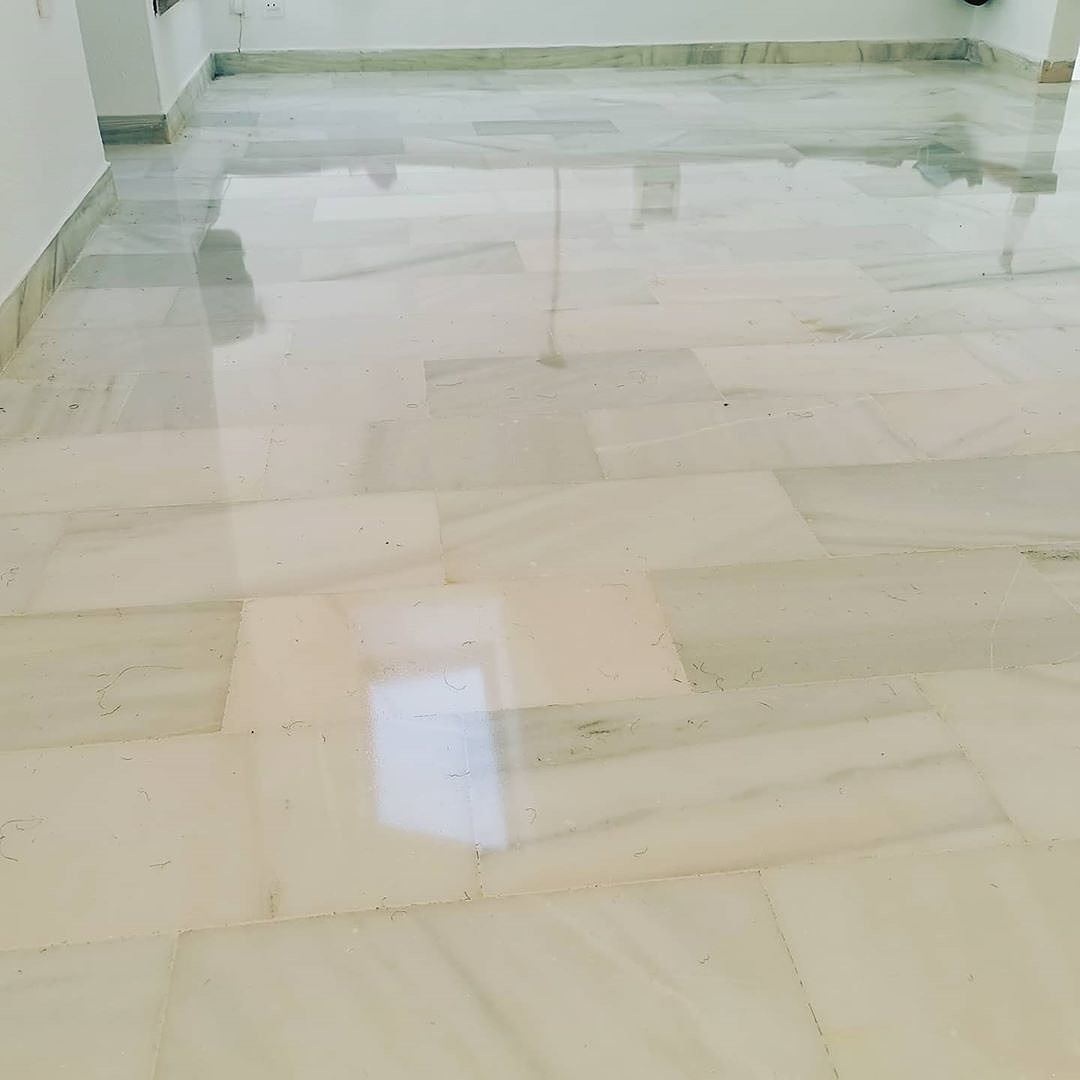 LIMPIEZA Y PULIDO DE SUELOS