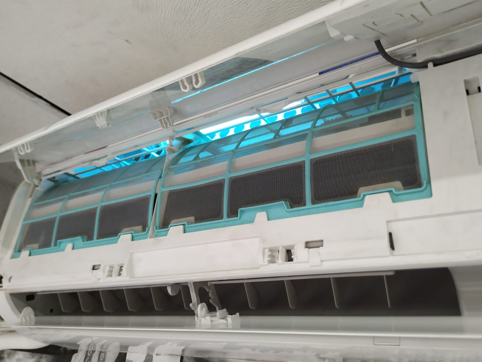 Instalación de sistemas germicidas UVC para Split