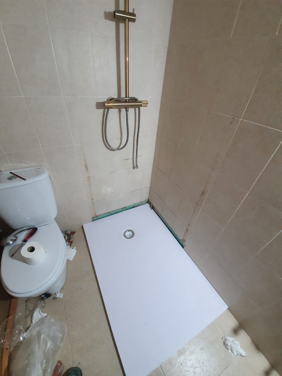 Cambio de bañera por plato ducha y mampara