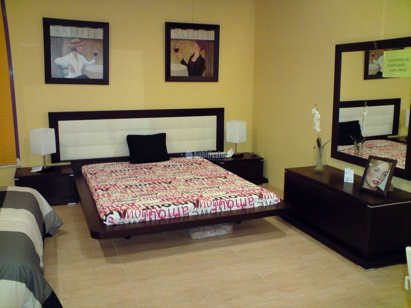 Oferta liquidación, muebles con grandes descuentos