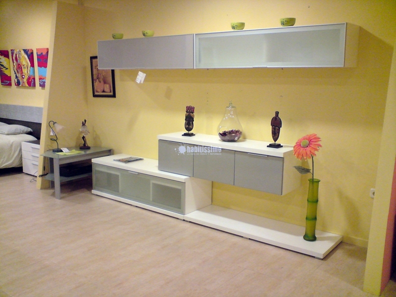 Oferta liquidación, muebles con grandes descuentos