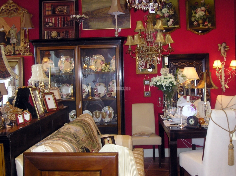 Oferta liquidación de exposición por renovación de catálogo hasta 50% 
