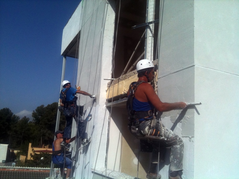 APLICACION DE MONOCAPA RASPADO TRABAJOS VERTICALES