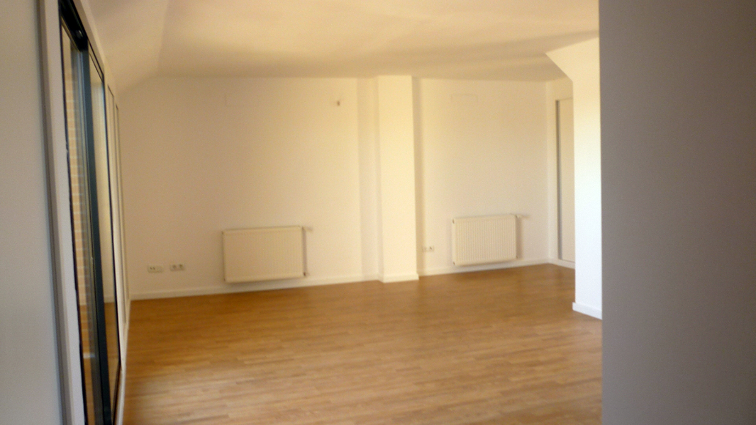 ATICO TARIMA Y RODAPIE