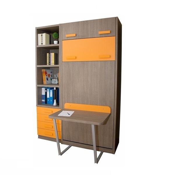 Cama abatible cerrada con mesa delante.