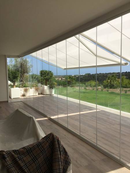 Cortina de cristal en villa
