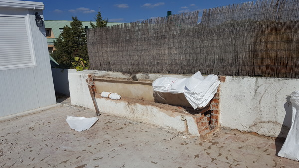 Impermeabilización de terraza con lámina de caucho (EPDM).