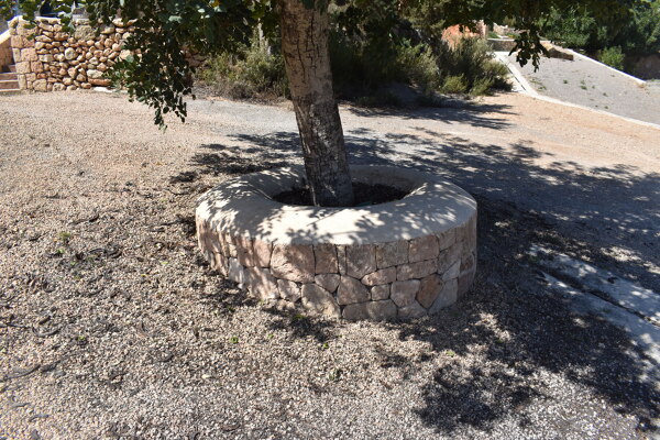 Jardinera pequeña redonda