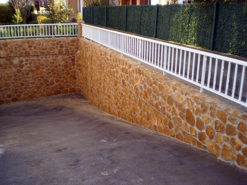 LAJA AMARILLA CON LOS CANTOS REDONDOS