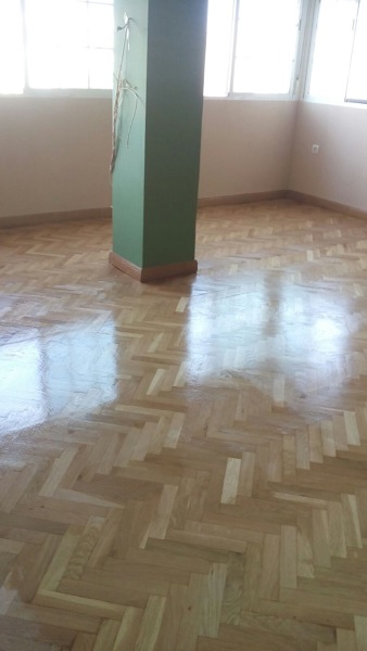 Lijado y barnizado