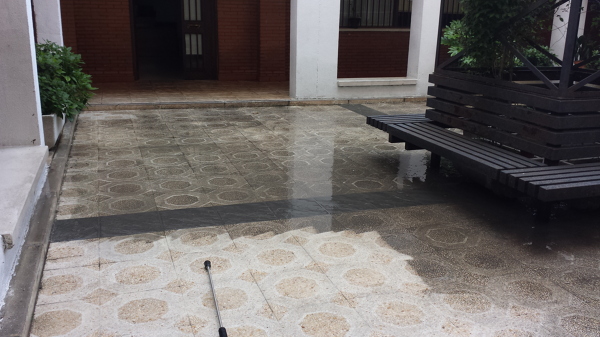 limpieza con agua  a presion