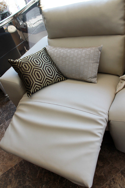¡¡Liquidación de muebles!! Sofá con sistema relax con un 25% de descuento