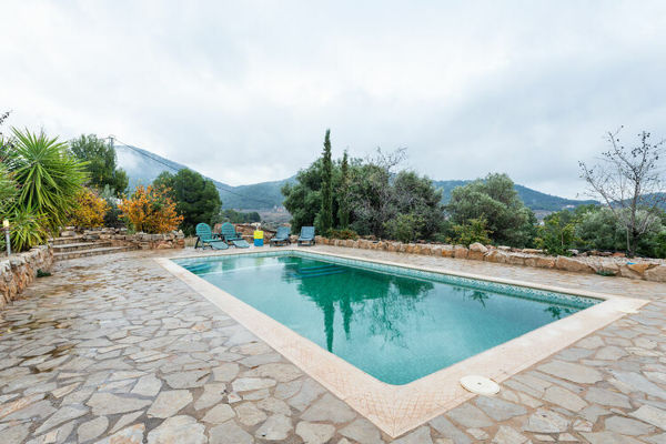 MANTENIMIENTO DE PISCINA Y JARDÍN