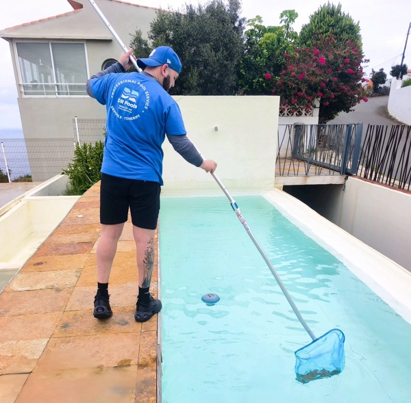 MANTENIMIENTO DE PISCINAS