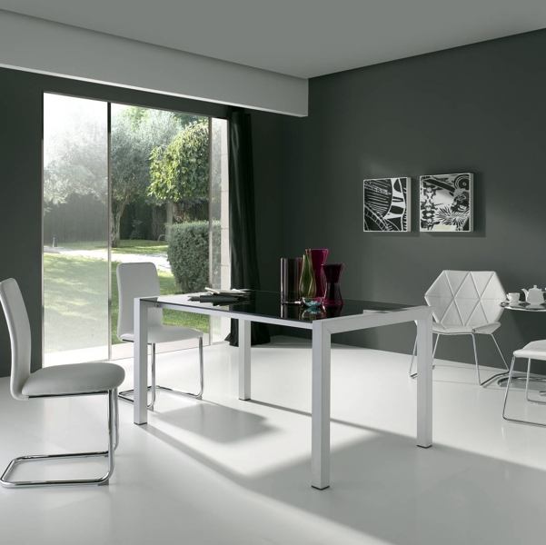 mesa de cristal negro