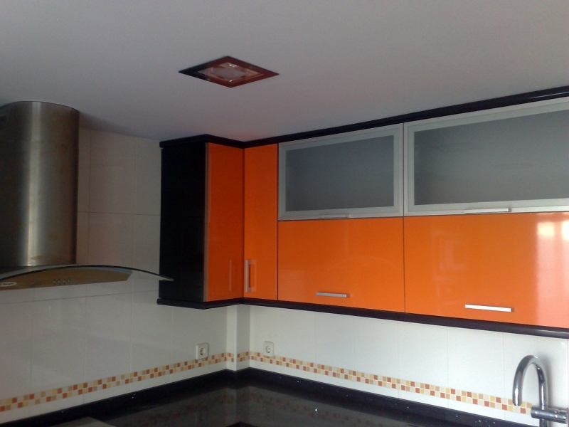 NEGRO INTENSO NARANJA ALTO BRILLO