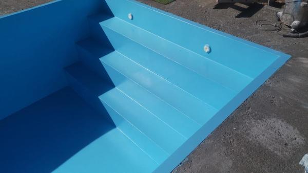PISCINA EN STOCK