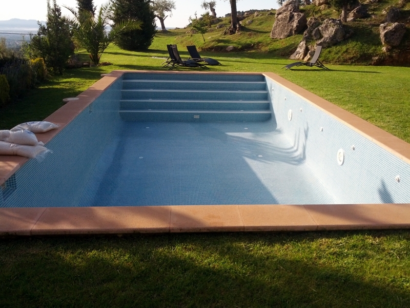 piscina terminada con gresite de 1ra  calidad