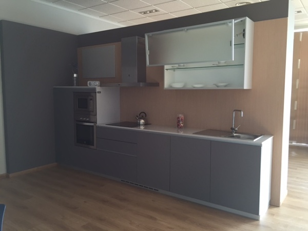 PROMOCIÓN 50% COCINA LACA TEXTURADA COLOR GRIS ACERO
