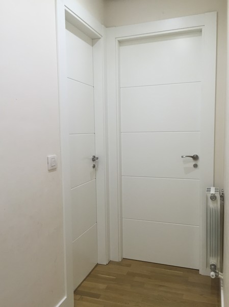 Puerta lacada