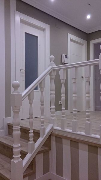 Puerta lacada vidriera