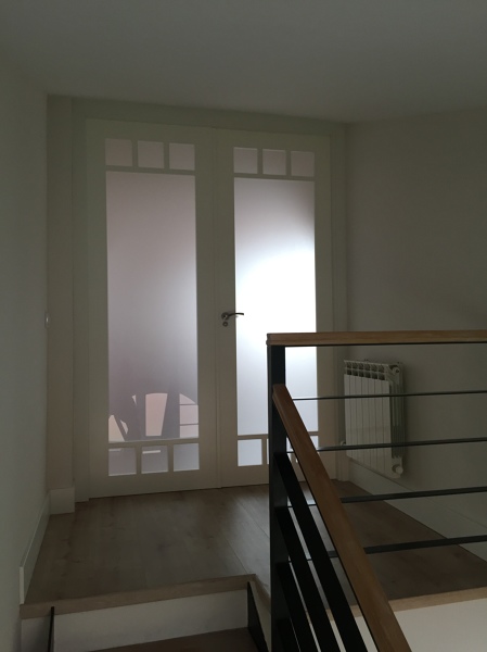 Puerta lacada vidriera