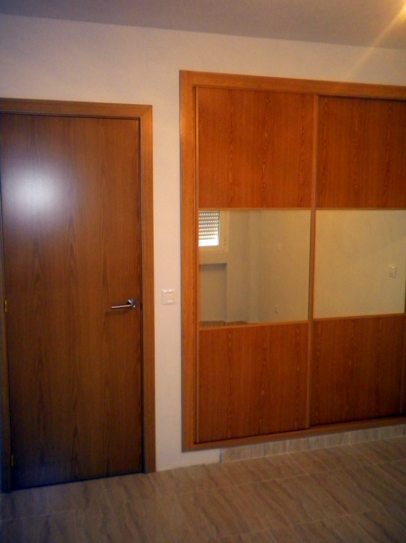 Puerta VT Roble liso -Armario Roble perfil aluminio