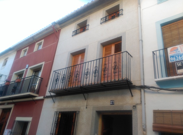 Puertas mallorquinas, ventana y puerta entrada