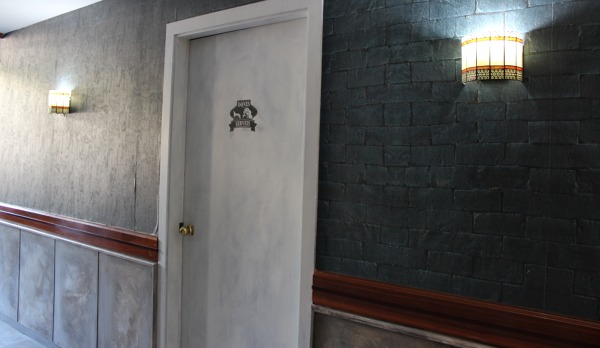 Puertas pintura envejecido y paredes efecto ladrillo