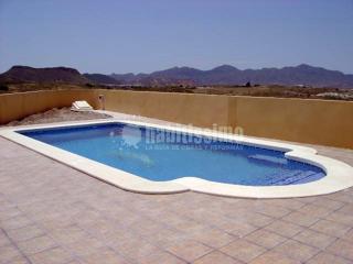 Oferta piscina 8 x 4 m por 10500 €