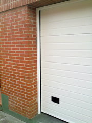 cambia tu puertas de garaje por 950 euros