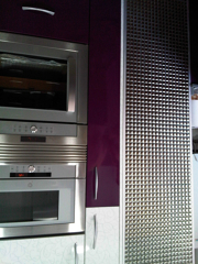 cocina con forrado de pilar