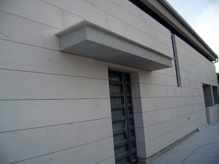 Fachada ventilada Caliza Capri 80x40x3