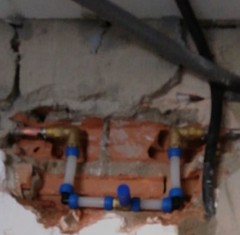 Instalación de tuberías y tomas de agua