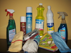 Lote de productos de limpieza