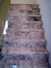 OFERTA PELDAÑO MÁRMOL