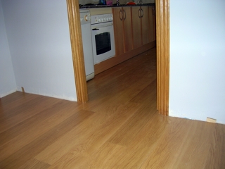 Parquet flotante una lama AC-4, 29 euros todo incluido