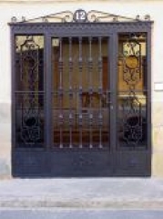 puertas metalicas de entrada