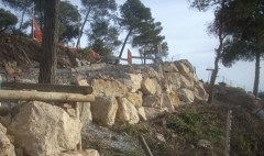 terreno va llado con rampa y excavación cimentación ejecutados
