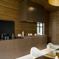 Cocina con revestimiento de madera