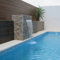 Decoración piscina y jardín.