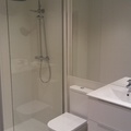 Ducha y lavabo doble