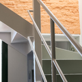 Escalera casa modernista