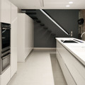 Cocina comedor y escaleras a planta superior