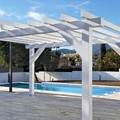 Pérgola lacada