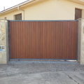 PUERTA CORREDERA Y DE ENTRADA
