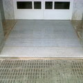 Rampa en portal comunitario