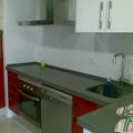 Reforma Cocina 1 - Encimera Silestone gris de una pieza.