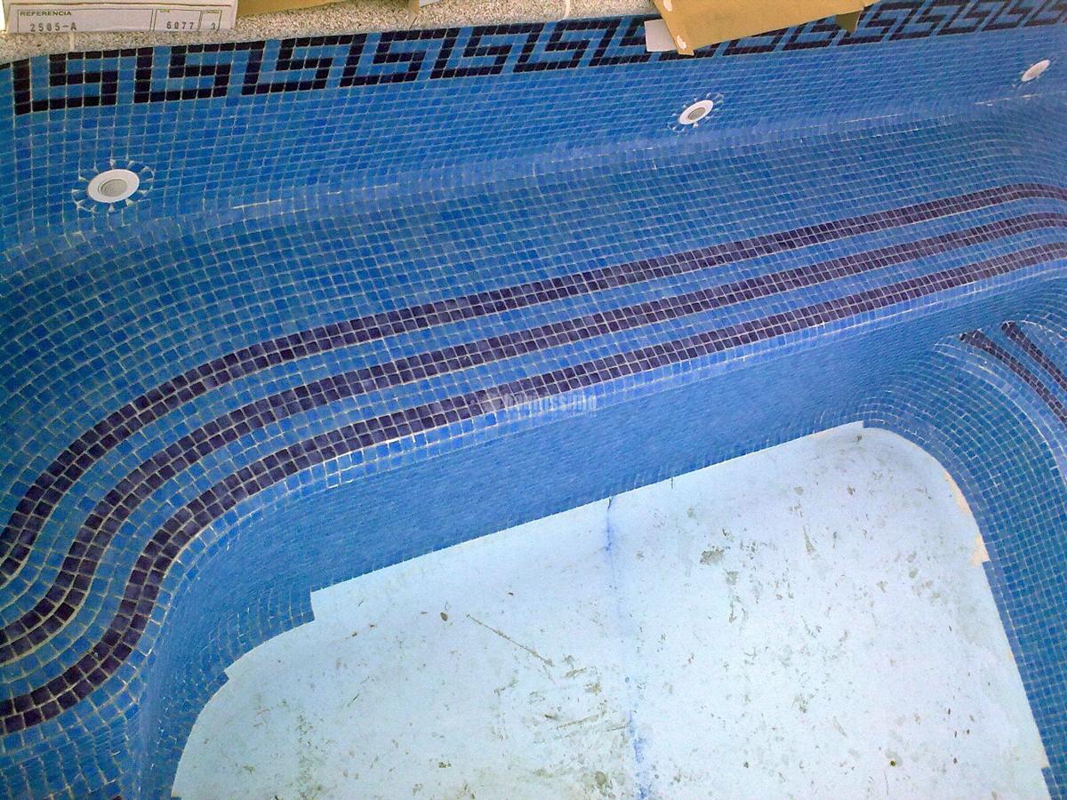 Rehabilitación de piscina de poliester con gresite